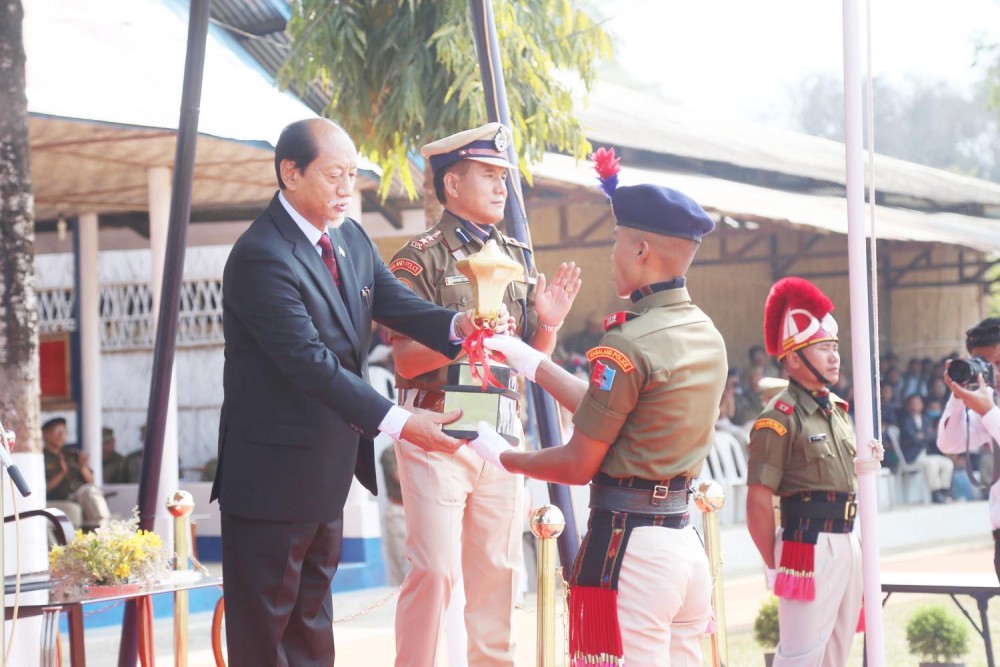Chief Minister, Neiphiu Rio distributing awards during the Ceremonial Attestation Parade of the 65th batch Recruit Constables of DEF/PHQ/INT/NPTO and 15th Mahila Battalion held at NPTS Parade Ground, Chümoukedima on February 16. (Morung Photo by Soreishim Mahong)